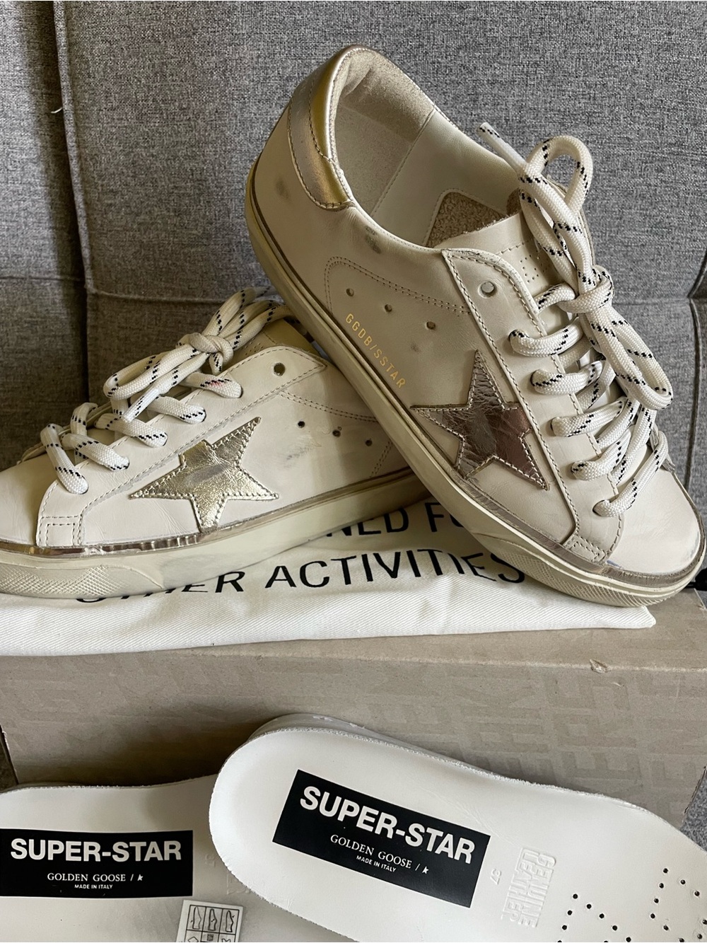 BNIB Golden Goose Superstars size 37. White leather & light Gold Star Sneakers - Picture 6 of 10